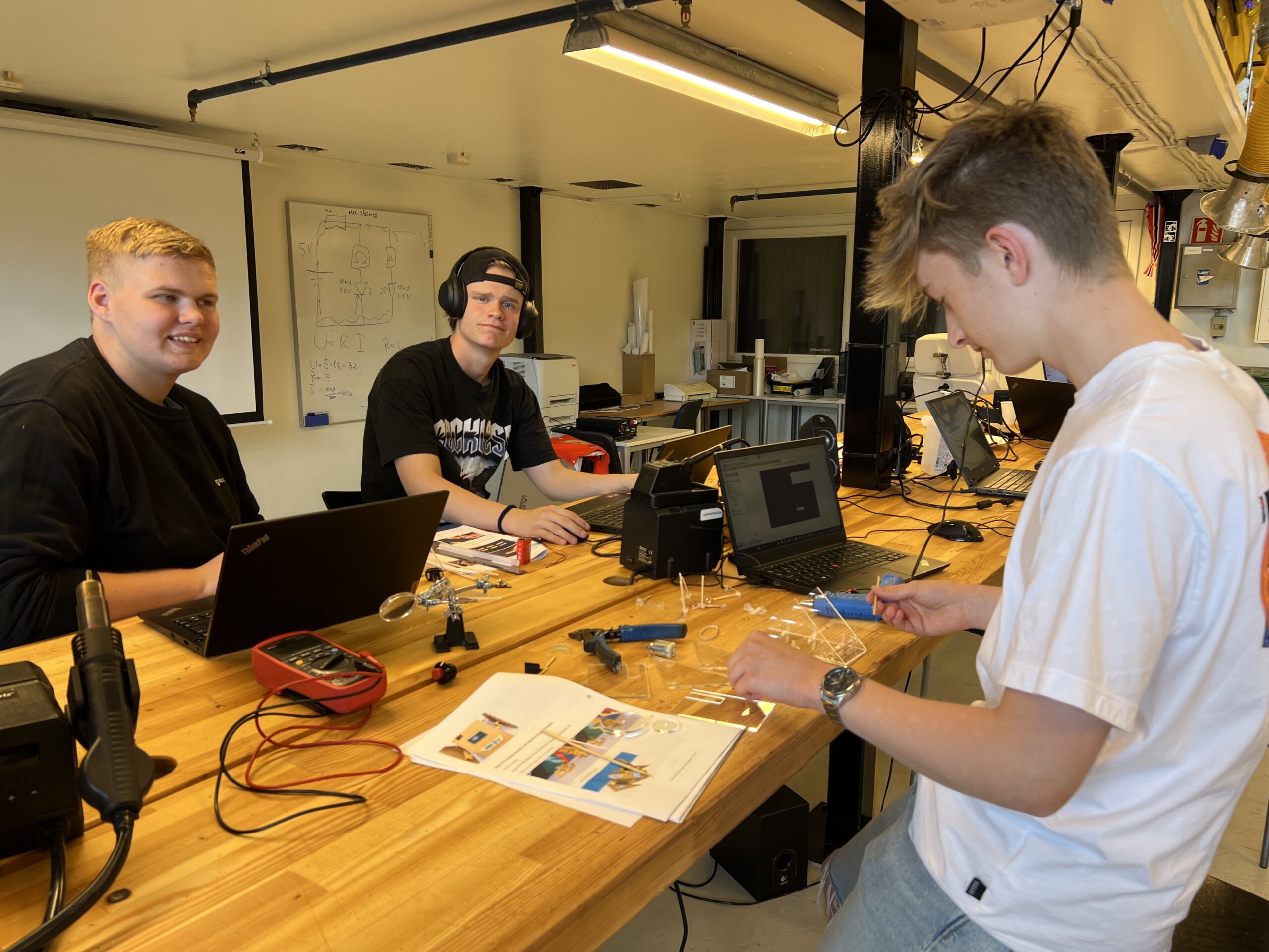 Gjennom «Makerspace» på Rud VGS får elevene utfolde skaperglede, engasjement og utforskertrang